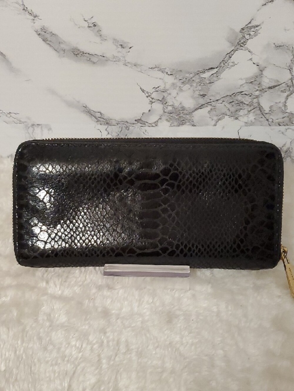 Michael Kors Black Patent Python Embossed Wallet with Gold Plaque EUC - Picture 3 of 9